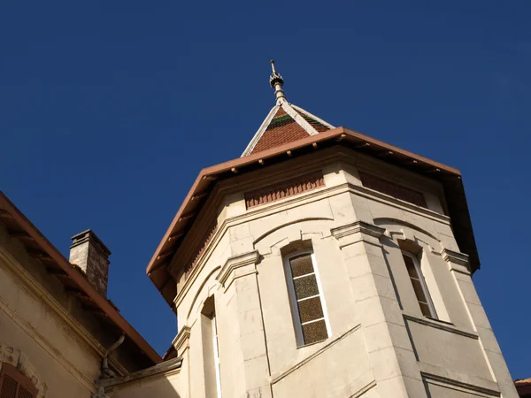 Башня древнего дома — стоковое фото