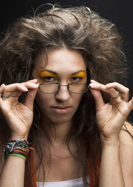 Jovem mulher com óculos — Fotografia de Stock