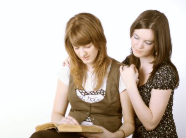 iki öğrenci portresi.