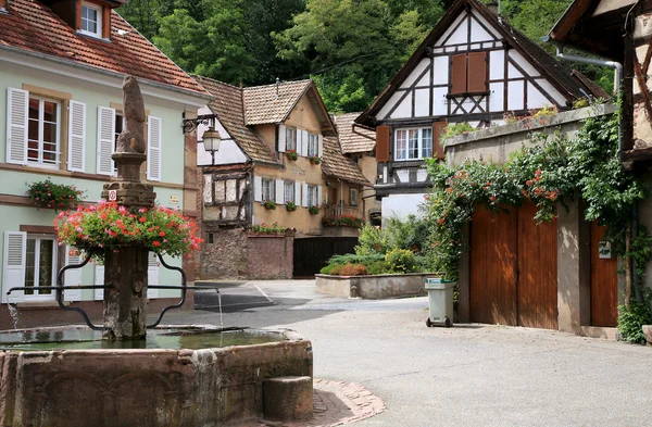 Деревня в Эльзасе, Франция — стоковое фото