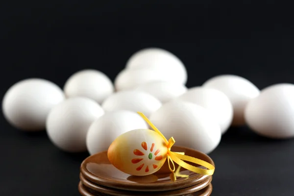 Easter egg on plates — Stock Photo, Image