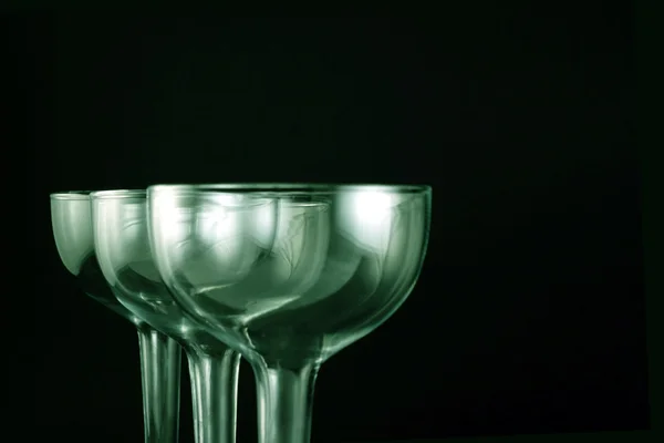 Calici di vetro su champagne — Foto Stock