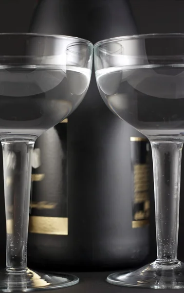 Butelki i puchary na szampana — Zdjęcie stockowe