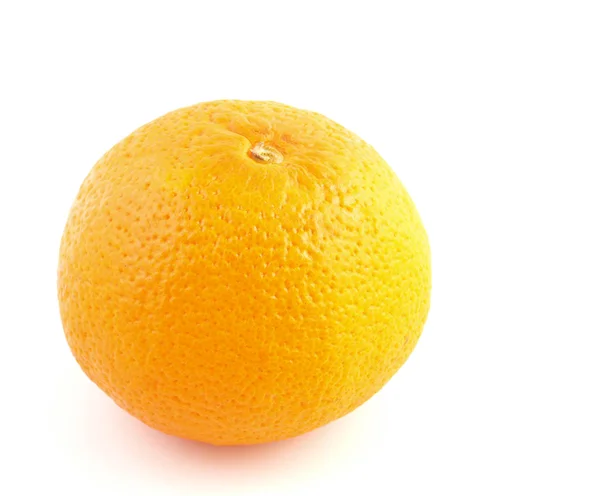 白で隔離される理想的なオレンジ — ストック写真
