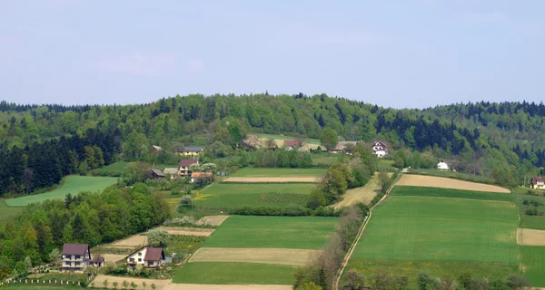 Kleines landwirtschaftliches Bergdorf — Stockfoto