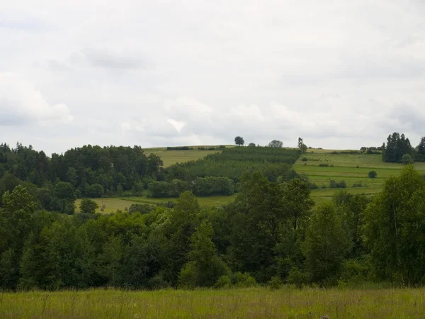 Landwirtschaftliches Dorf - Landschaft — Stockfoto