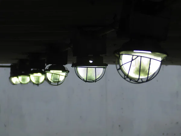 Подземные лампы — стоковое фото