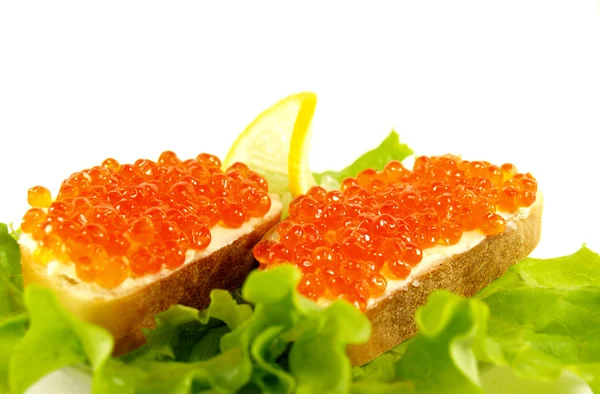 Sanduíches com ovas de salmão — Fotografia de Stock