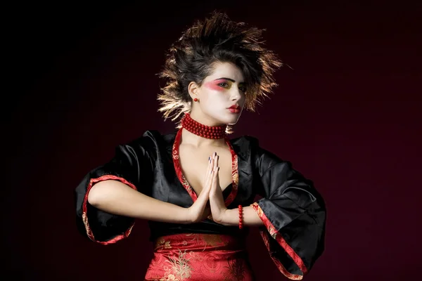 Geisha macht Yoga — Stockfoto