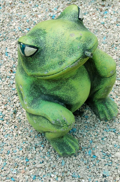 Green frog is a fountain — Stock Photo, Image
