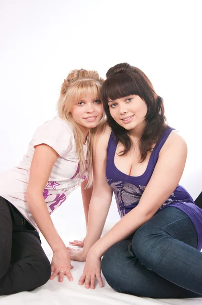 Das Bild zweier Mädchen von Freundinnen — Stockfoto