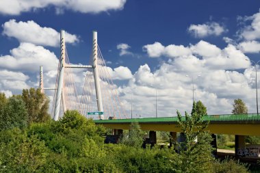 Modern asma köprü.