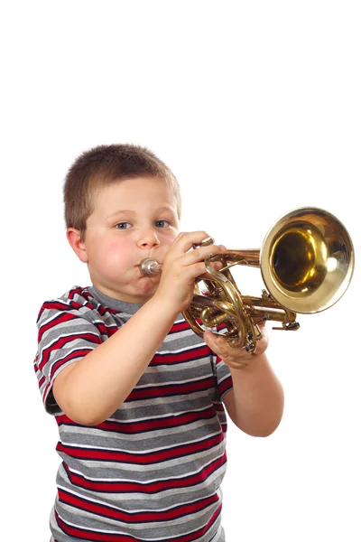 Хлопчик дме труба — стокове фото