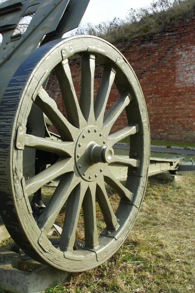 A roda do canhão velho — Fotografia de Stock
