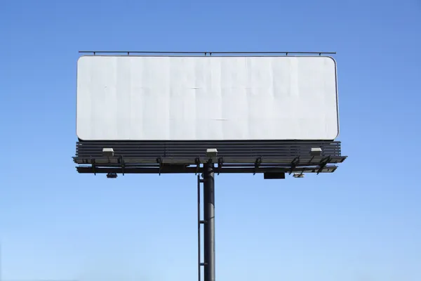 Пустой рекламный щит — стоковое фото