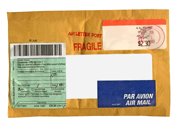 Pojedynczy poczta żółty pakiet koperty — Zdjęcie stockowe