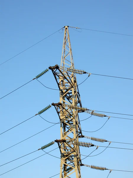 Elektrické rozvody elektrické energie, elektřina pylonu — Stock fotografie