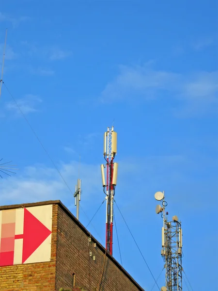 Antena Gsm (antena), telefone celular pylo — Fotografia de Stock