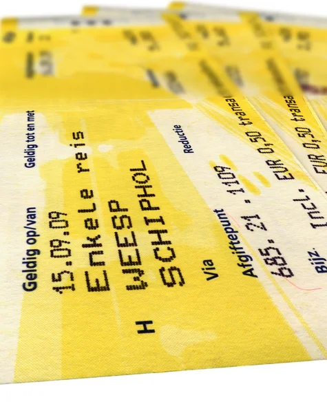 Paar grunge gele treintickets geïsoleerd — Stockfoto