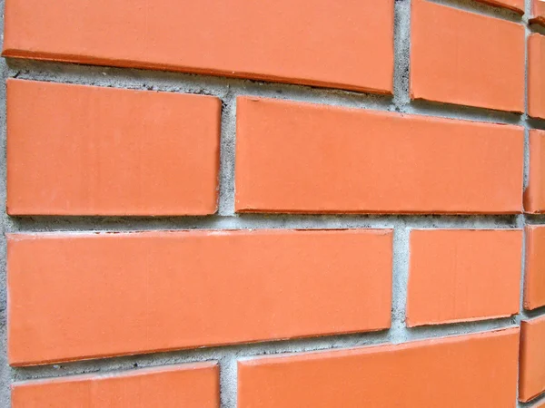 Kırmızı kahverengi tuğla, çimento, yeni bina — Stok fotoğraf