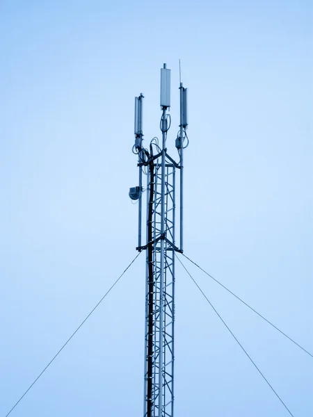 Satellit pylon, telekommunikation — Stockfoto