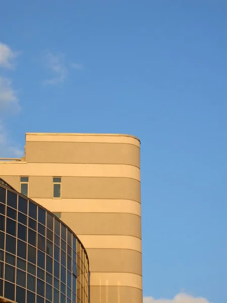 Office building on blue sky, business — Stock Photo, Image