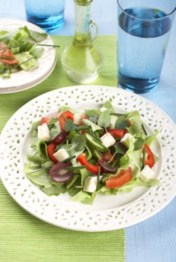 sebze salatası ve peynir