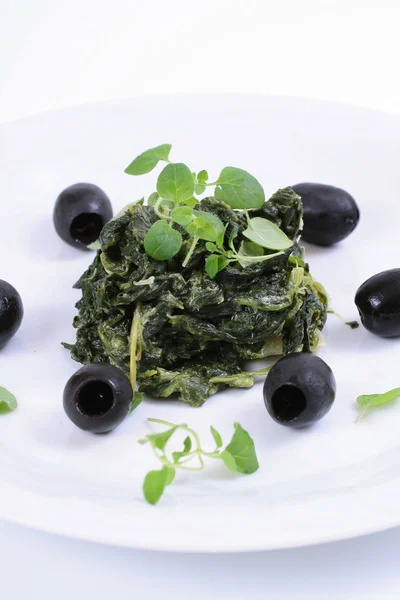 Siyah Zeytin ile ıspanak
