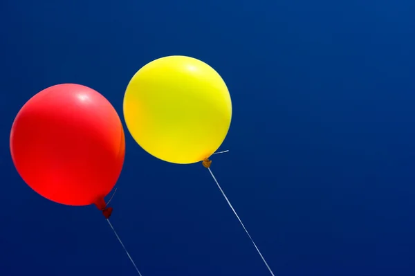 Ballonnen aan de hemel — Stockfoto