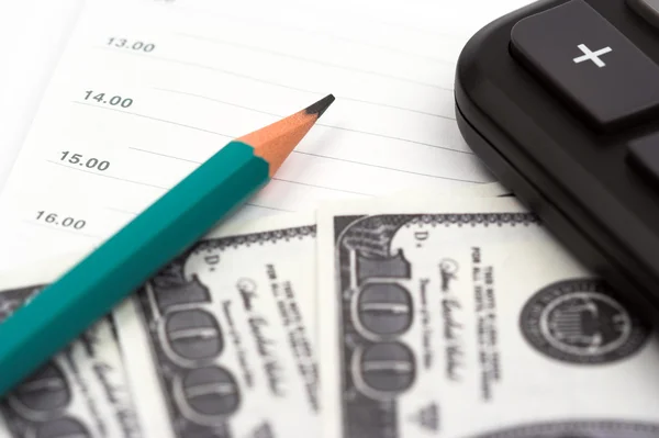Rechnungen, Stift und Taschenrechner — Stockfoto