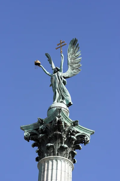 Символічна фігура архангела Gabriel — стокове фото