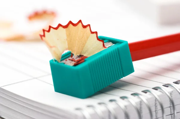 Red pencils,sharpener and chips — Stock Photo, Image