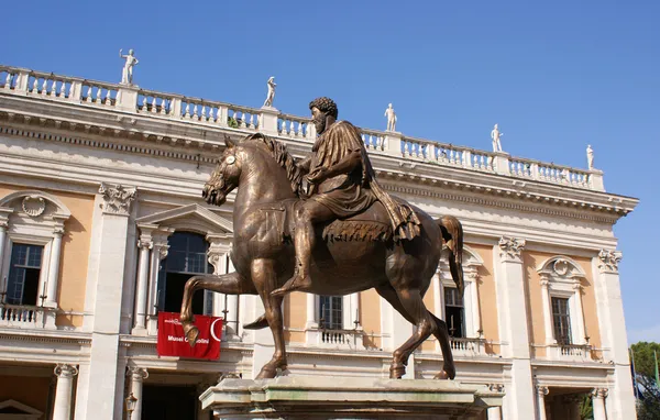 Марк Аврелий на Капитолийском холме в Риме — стоковое фото