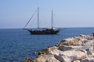 Ischia Adası üzerinde yat