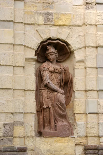 Девушка-статуя — стоковое фото