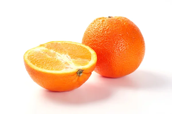 Twee sinaasappels — Stockfoto