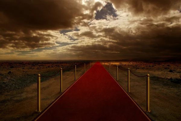 Tapete vermelho no deserto — Fotografia de Stock