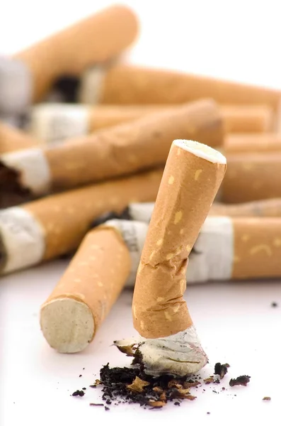 Sigarette schiacciamento — Foto Stock