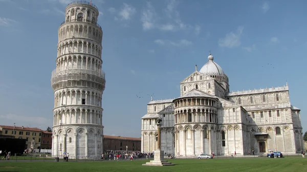 Torre inclinada de Pisa e Catedral — Fotografia de Stock