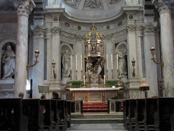 Пізи - Duomo інтер'єру — стокове фото
