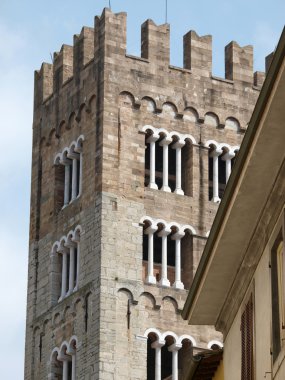 Lucca.