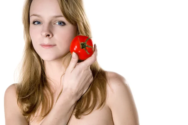Młoda piękna kobieta z pomidorami — Zdjęcie stockowe