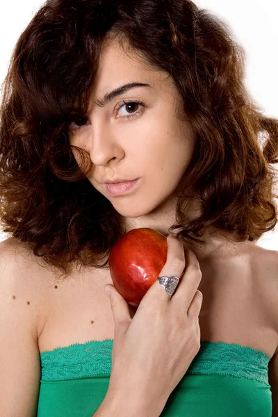 Hermosa chica con manzana roja — Foto de Stock