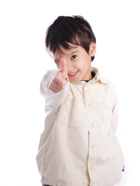 Счастливого, улыбающегося пятилетнего мальчика-изолята — стоковое фото