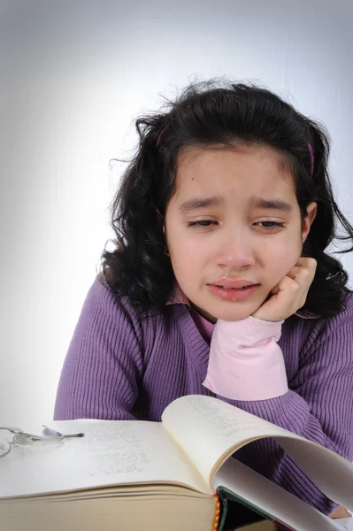 School meisje huilen — Stockfoto