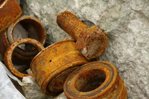 Rusty bolt and bearings — Stock Photo, Image