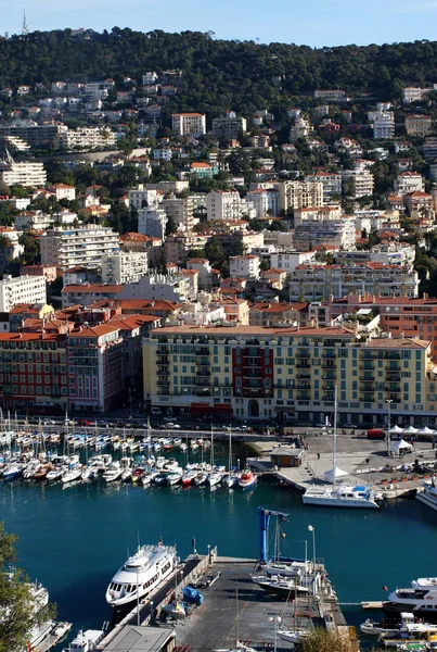 Nice гавань и вид на город, Франция — стоковое фото