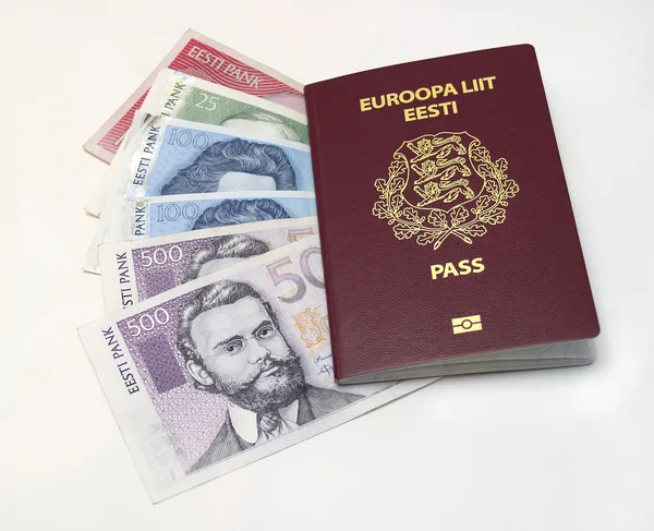 Passaporto e denaro estone — Foto Stock