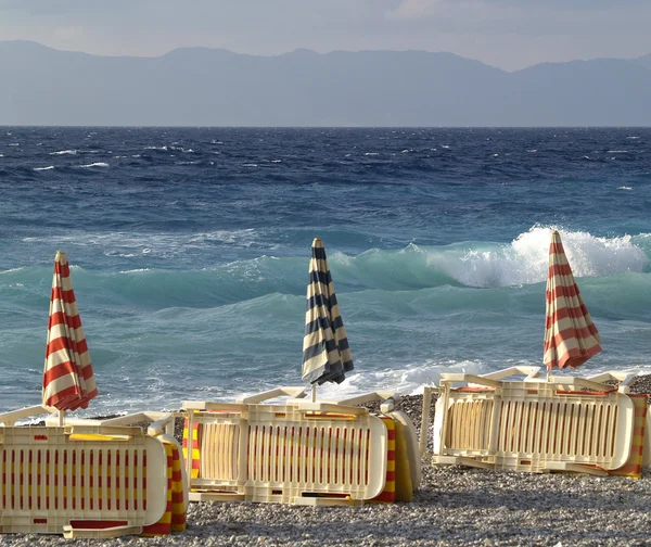 Camas cerca del mar azul — Foto de Stock