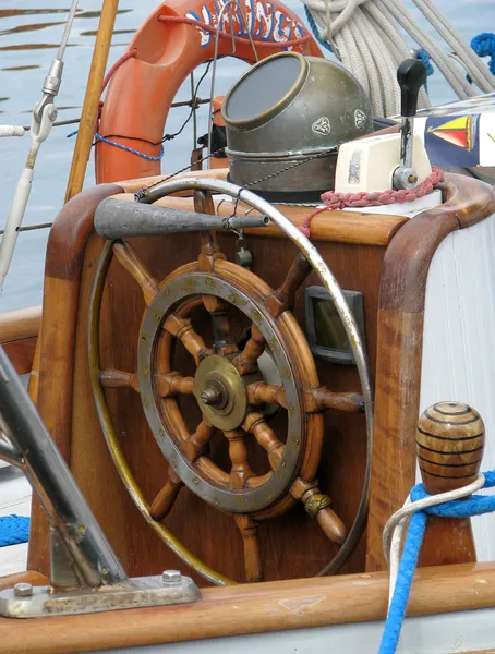 Fragment z paluby starých vyplutím jachty — Stock fotografie